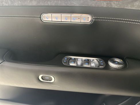 Used 2023 Genesis G90 3.5T image 17