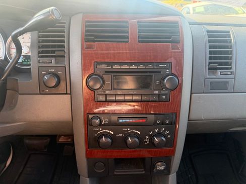 Used 2006 Dodge Durango SLT AWD/4WD image 16