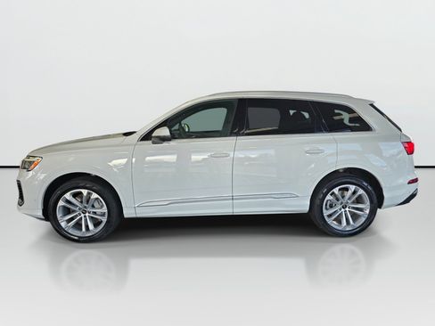 Used 2025 Audi Q7 3.0T Premium Plus AWD/4WD image 2