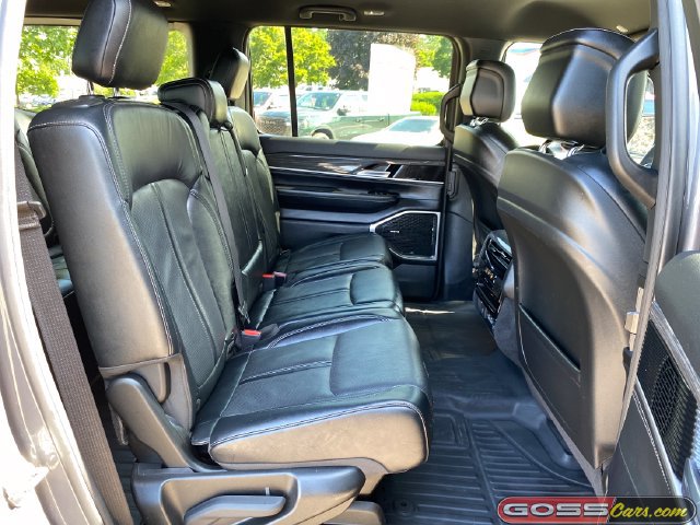Used 2022 Jeep Wagoneer Series III AWD/4WD image 7