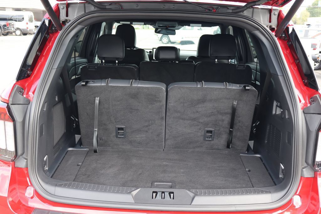 Used 2025 Ford Explorer ST-Line w/ Premium Package AWD/4WD image 26