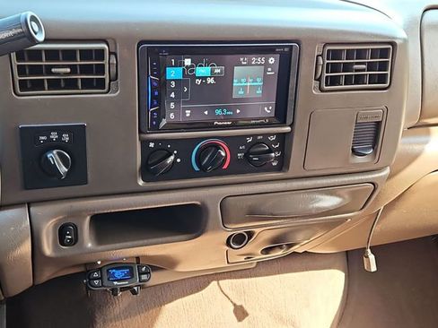 Used 2002 Ford F250 Lariat image 13