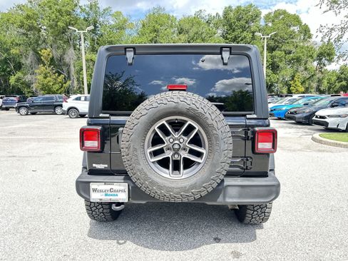 Used 2023 Jeep Wrangler Unlimited Sport AWD/4WD image 5