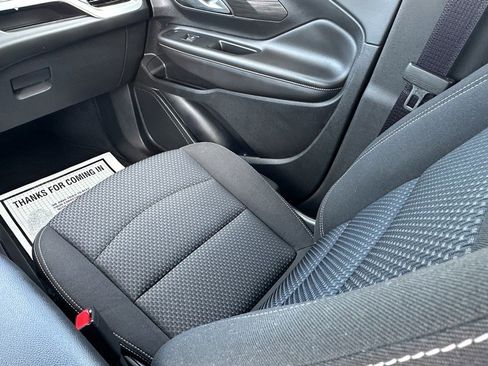 Used 2022 GMC Terrain SLE image 25