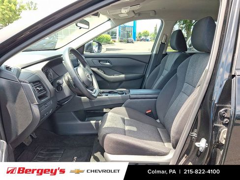 Used 2024 Nissan Rogue SV AWD/4WD image 16