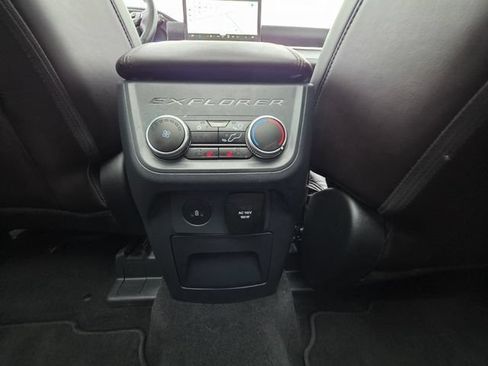Used 2025 Ford Explorer Platinum w/ LUX Leather Package AWD/4WD image 43
