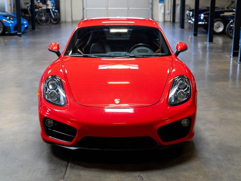 Used 2016 Porsche Cayman image 3