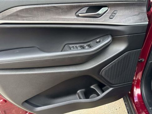 New 2025 Jeep Grand Cherokee L Limited image 12