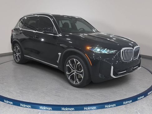 Used 2025 BMW X5 xDrive40i w/ Parking Assistance Package AWD/4WD image 3