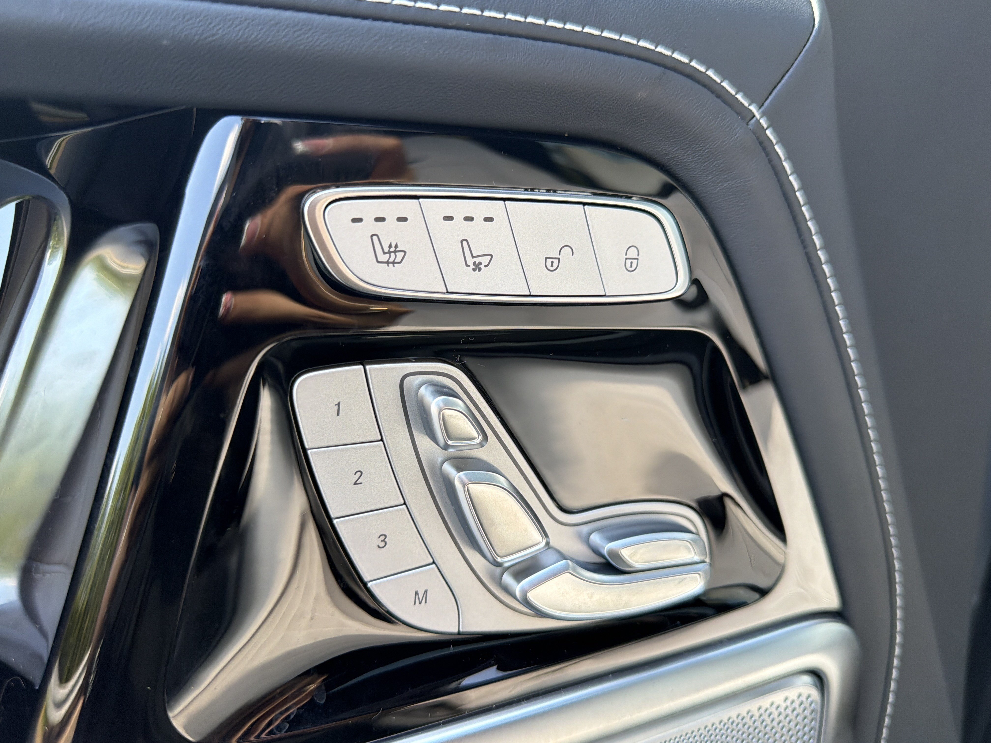 Used 2027 Mercedes-Benz G 63 AMG 4MATIC image 26