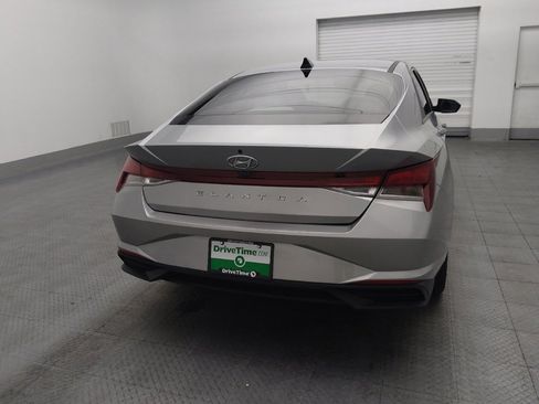 Used 2023 Hyundai Elantra SEL w/ Cargo Package image 7