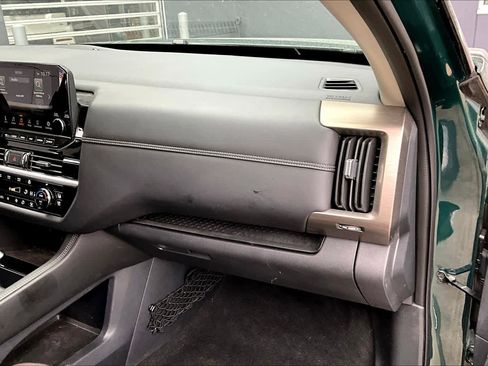 Used 2024 Nissan Pathfinder Platinum w/ Cargo Package image 16