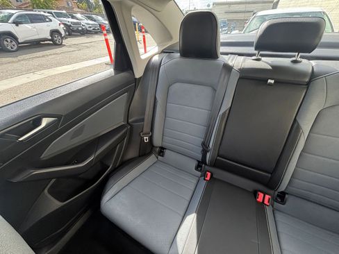 Used 2025 Volkswagen Jetta SE image 39