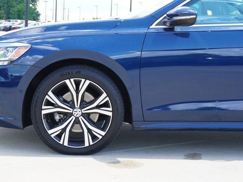 Used 2020 Volkswagen Passat 2.0T SEL FWD image 10