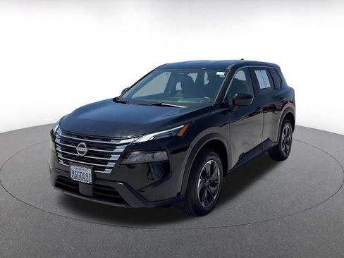 Used 2025 Nissan Rogue SV FWD image 7