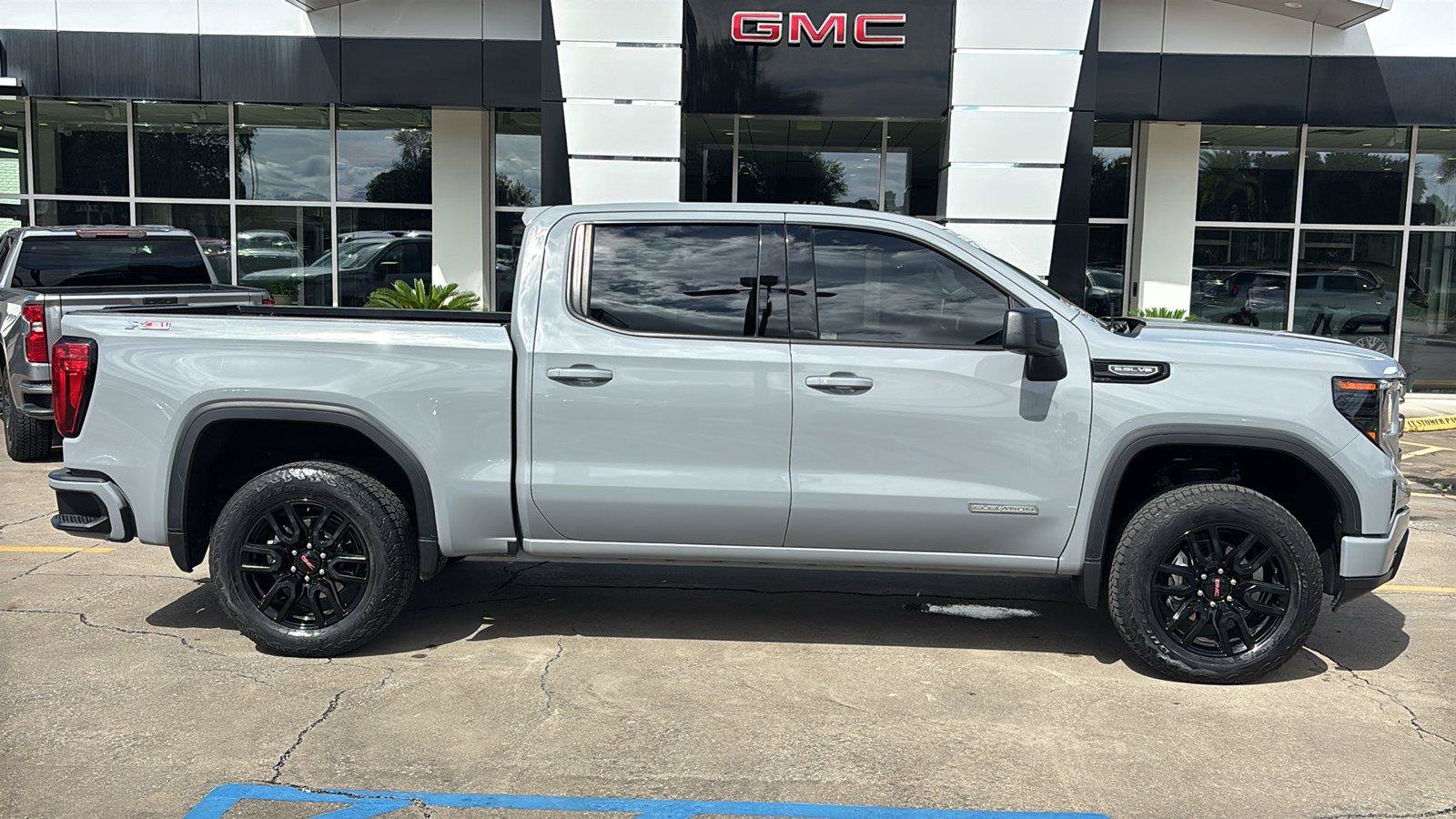 Certified 2024 GMC Sierra 1500 Elevation w/ X31 Off-Road Package AWD/4WD image 9