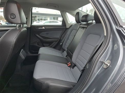 Used 2025 Volkswagen Jetta SE image 10