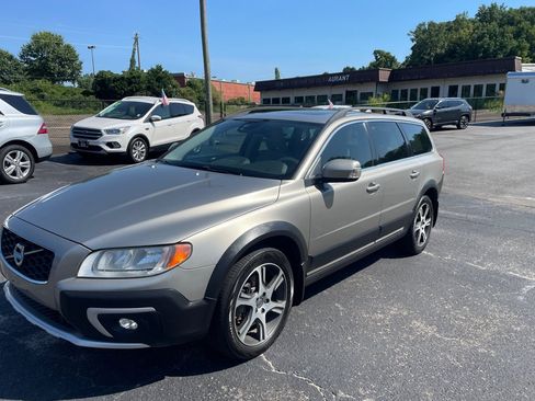 Used 2015 Volvo XC70 T6 Premier Plus AWD/4WD image 2