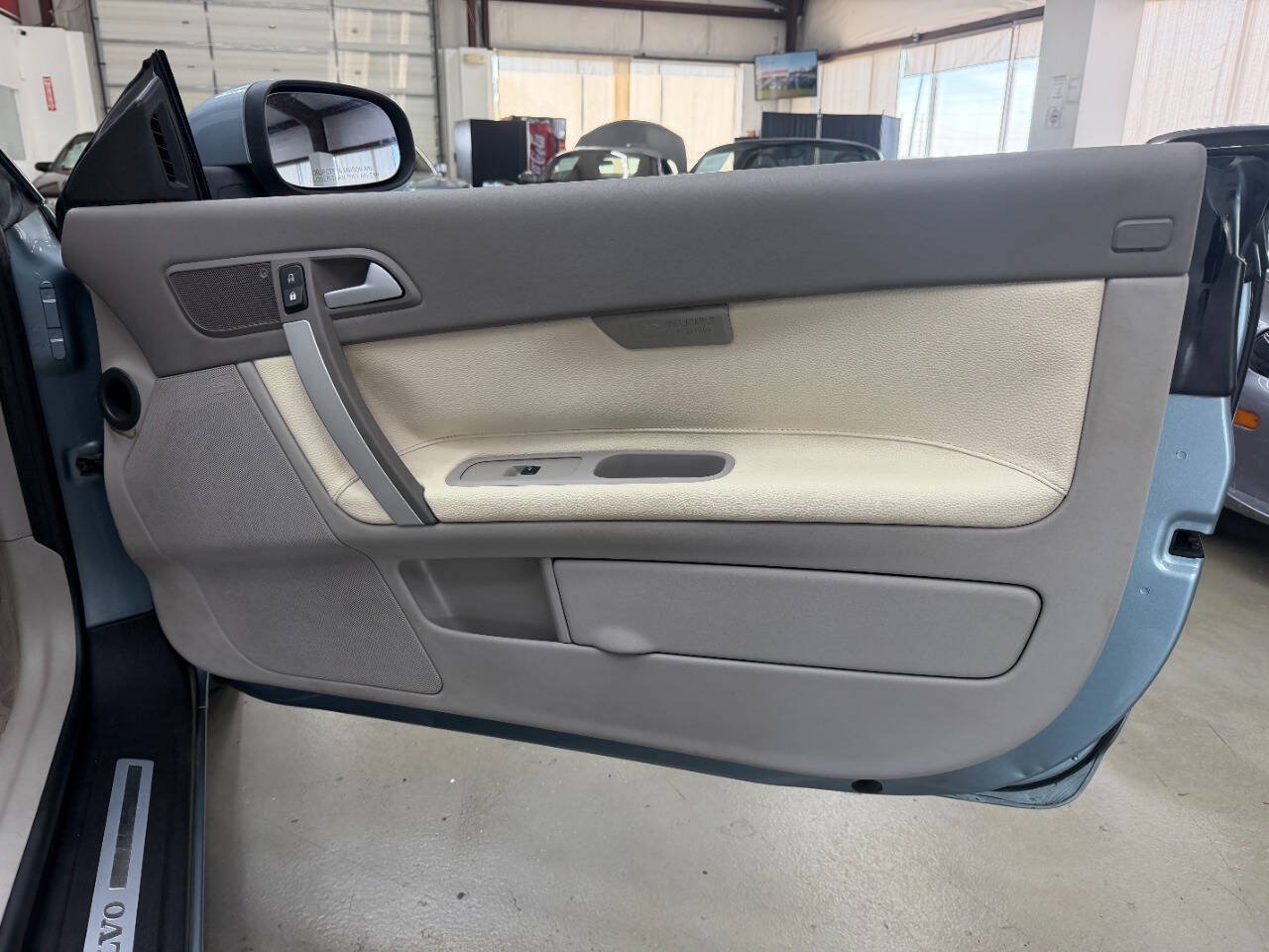 Used 2011 Volvo C70 T5 FWD image 13
