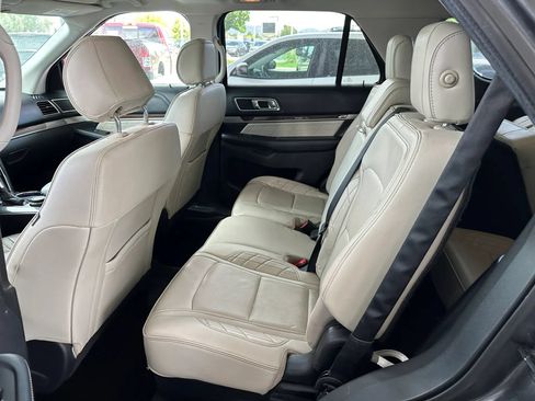 Used 2017 Ford Explorer Platinum AWD/4WD image 9