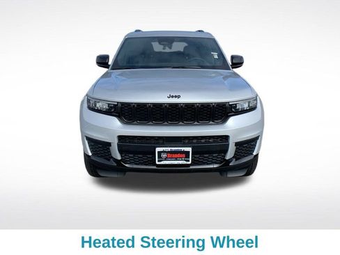 New 2025 Jeep Grand Cherokee L Altitude image 9