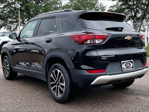 Used 2025 Chevrolet TrailBlazer LT AWD/4WD image 5