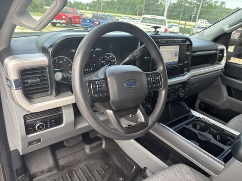 Used 2024 Ford F250 XLT AWD/4WD image 13