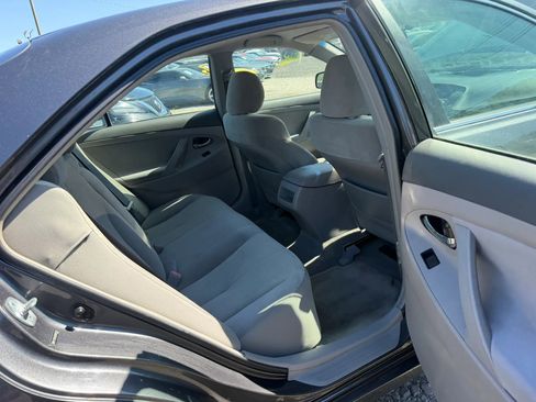 Used 2009 Toyota Camry SE FWD image 25