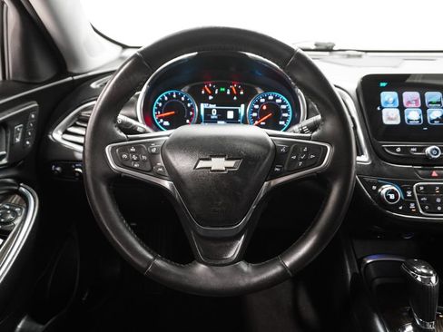 Used 2018 Chevrolet Malibu Premier w/ Driver Confidence Package image 19