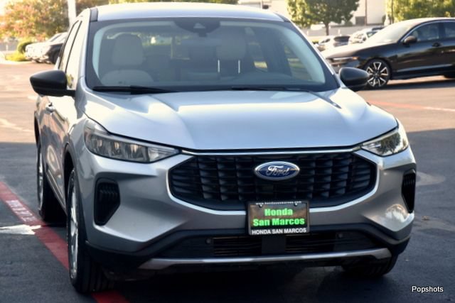 Used 2023 Ford Escape Active FWD image 2