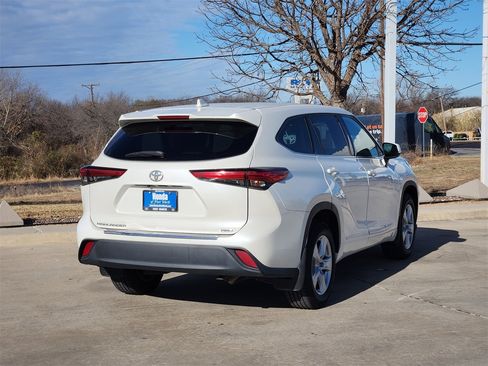 Used 2020 Toyota Highlander L image 5