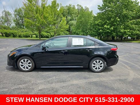 Used 2024 Toyota Corolla LE FWD image 1