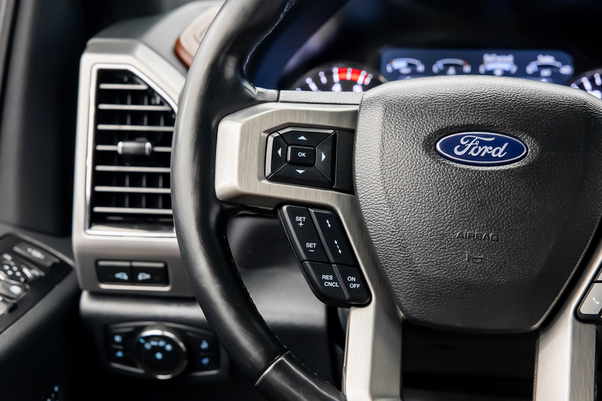 Used 2022 Ford F450 Platinum AWD/4WD image 40