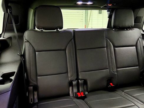 Used 2023 Chevrolet Tahoe Z71 w/ Z71 Off-Road Package AWD/4WD image 24