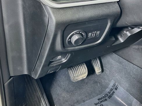 Used 2023 Jeep Grand Cherokee Laredo w/ Luxury Tech Group I image 10