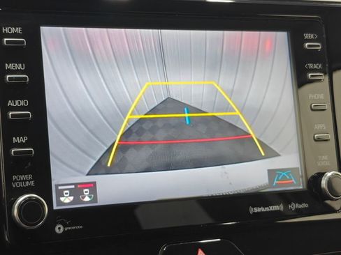 Used 2022 Toyota Venza LE image 7