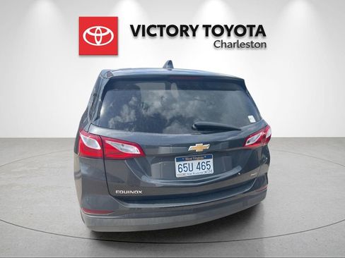 Used 2021 Chevrolet Equinox LS w/ LS Convenience Package AWD/4WD image 3