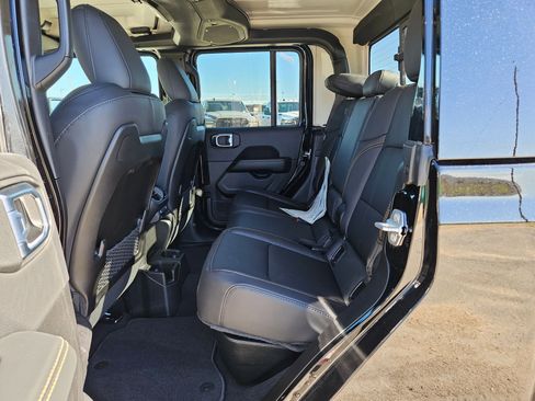 New 2026 Jeep Gladiator Sport image 13