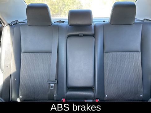 Used 2015 Toyota Corolla L image 14