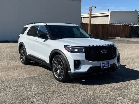 New 2026 Ford Explorer ST w/ Sun And Sound Package image 8