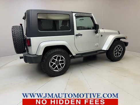 Used 2009 Jeep Wrangler Sahara w/ Dual Top Group AWD/4WD image 5