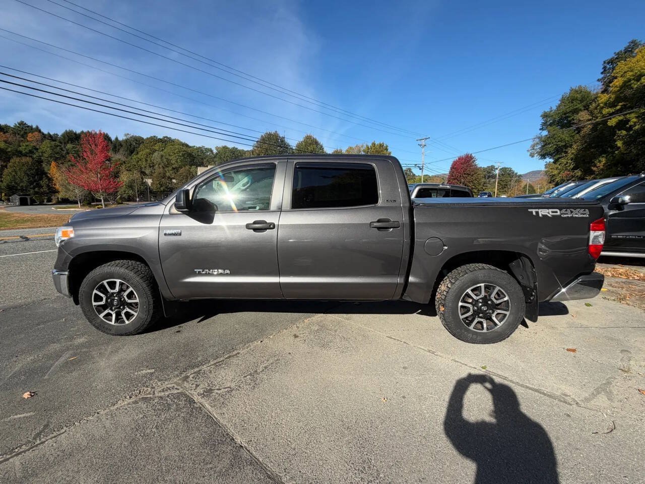 Used 2016 Toyota Tundra SR5 w/ TRD Off Road Package AWD/4WD image 5