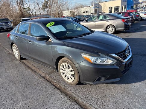 Used 2017 Nissan Altima 2.5 S w/ Power Driver Seat Package image 3