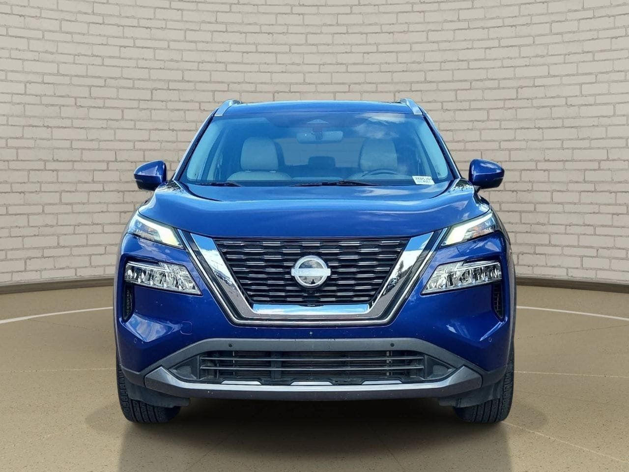 Used 2023 Nissan Rogue SL w/ SL Premium Package FWD image 2