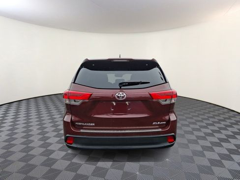 Used 2018 Toyota Highlander XLE w/ Protection Package #3 image 6