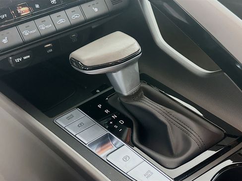 Used 2025 Hyundai Elantra SEL image 25