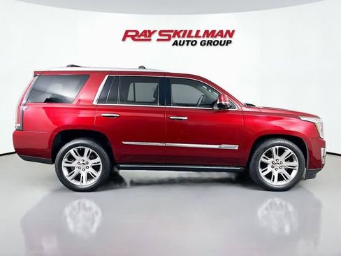 Used 2016 Cadillac Escalade Premium AWD/4WD image 8