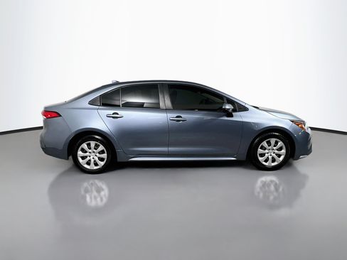 Used 2020 Toyota Corolla LE FWD image 3