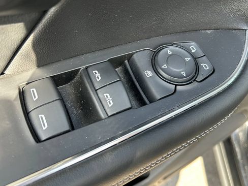 Used 2023 Buick Envision Essence FWD image 18