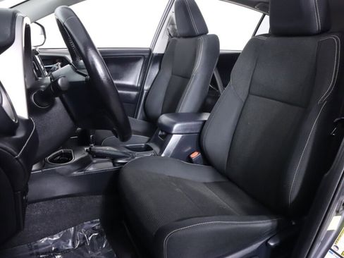 Used 2017 Toyota RAV4 XLE AWD/4WD image 29